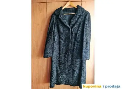 Ženska bunda od crnog astragana