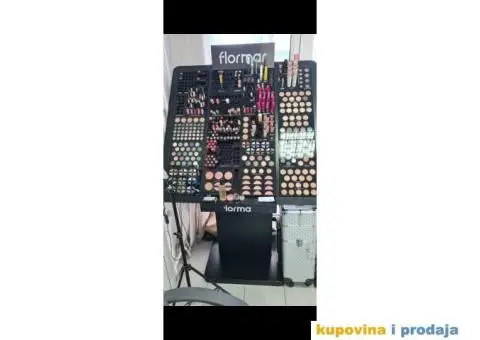 Stalak za sminku i sa sminkom