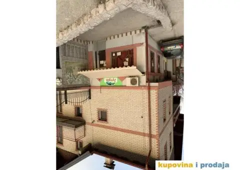Izdaje se lokal za prodavnicu - 3/5