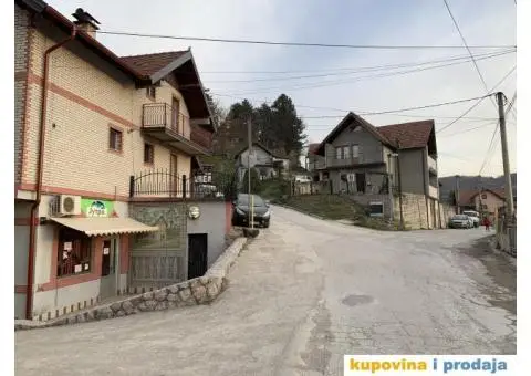 Izdaje se lokal za prodavnicu - 4/5