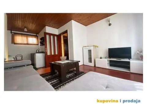 prodajem vikend kuću u Bajinoj Bašti - 7/12