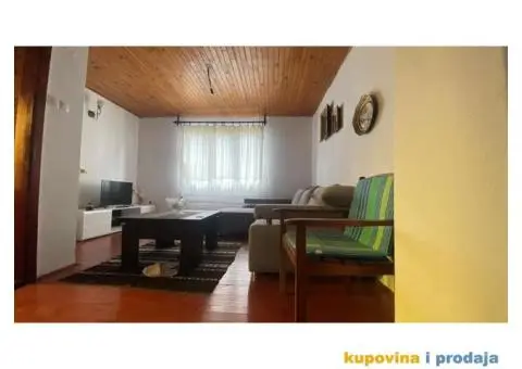 prodajem vikend kuću u Bajinoj Bašti - 9/12