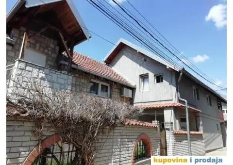 Na prodaju 2 kuće sa 5 zasebnih stanova Zemun - 8/15