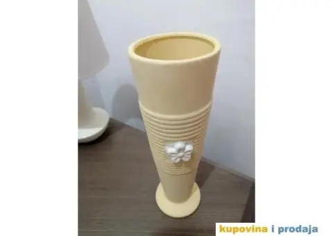 Vaza od gline sa belim cvetom, žuta visoka - 1/11