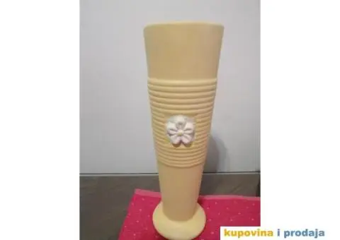 Vaza od gline sa belim cvetom, žuta visoka - 8/11