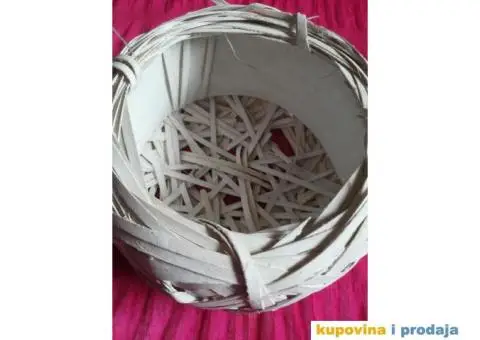 Bela korpa pletena kao nova,za razne sitnice ili dekoraciju - 3/9