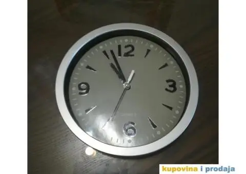 Zidni sat sive boje fi 20 cm, radi - 6/9