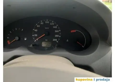 Nissan Micra 1.0 2001 - 10/13