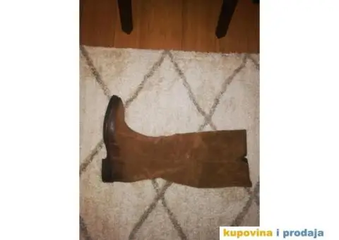 L estrosa cizme br. 39