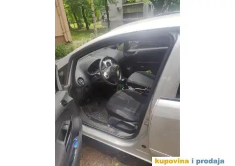 Prodajem automobil - 1/4