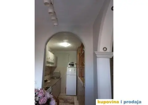 Prodajem stan u centru Sida - 4/12