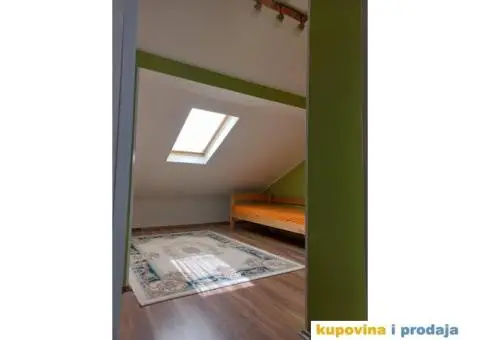 Prodajem stan u centru Sida - 9/12