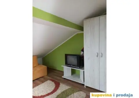 Prodajem stan u centru Sida - 10/12