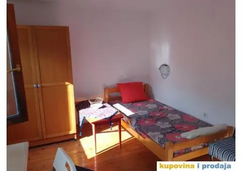 Banovo brdo, stan 74m2  (3.0) sa garsonjerom , vpr/2,  ta,  parking mesto, uknjižen - 13/14