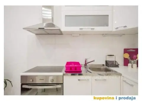 Namešten, renoviran, odmah useljiv, dvostrano orijentisan stan preko puta Beograda na vodi, CG, KLIM - 3/8