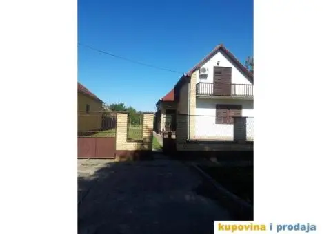 Prodajem odličnu nameštenu kuću u Titelu. - 1/4