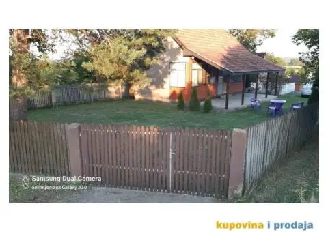 Prodajem dve vikendice u Natalincima - Topola - 4/9