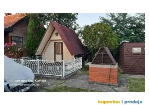 Prodajem dve vikendice u Natalincima - Topola - 8/9