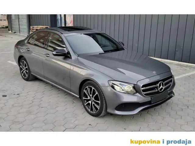 Mercedes Benz E220 4x4 89000km - 1