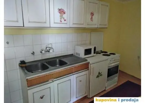 Stan u kuci,,povoljno - 2/5