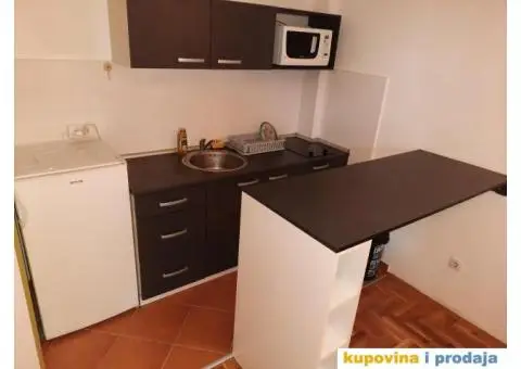 KUHINJA + DNEVNA SOBA - 1/9