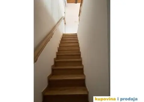 Kuza za izdavanje Zemun - 9/13