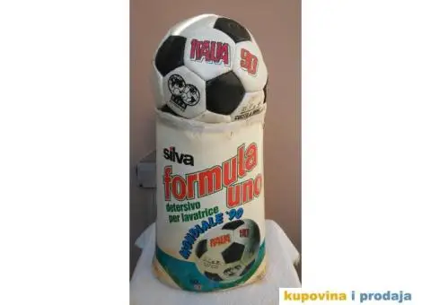 Futbalska lopta sa Mundijala 90