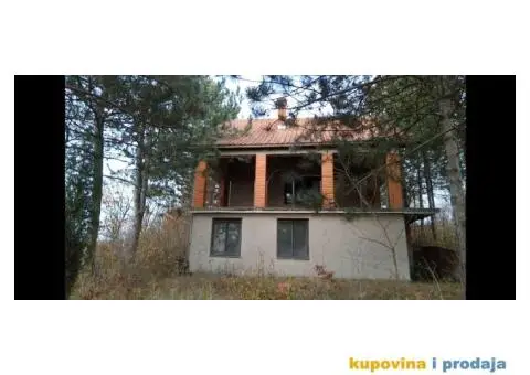 Kuca od 120m2 sa 135 ari placa