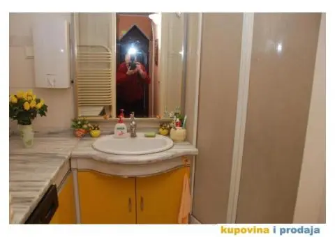 Prodajem stan - 1/12