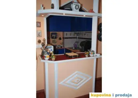 Prodajem stan - 8/12