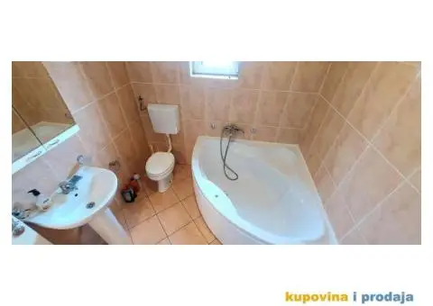 Izdajem stan Zemun - 9/13