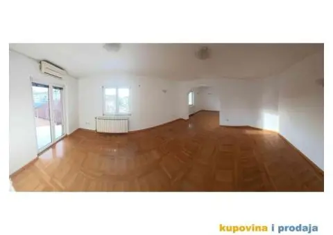 Izdajem stan Zemun - 13/13