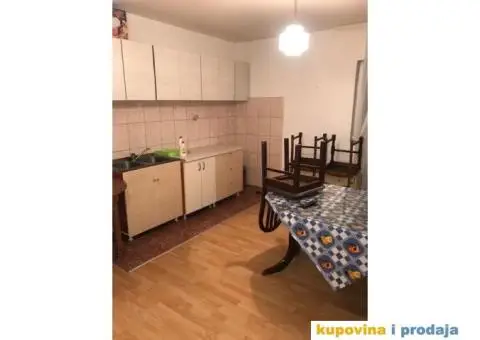 IZDAVANJE STANA U ZEMUNU - 1/4