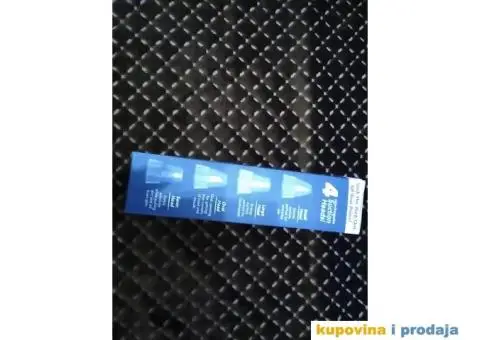 VAKUMSKI PRENOSNI APARAT ZA ČIŠĆENJE NEČISTOĆA NA LICU