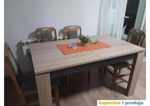 Trpezarijski sto i stolice