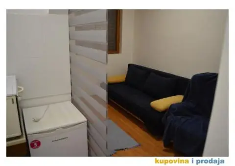Izdajem stan na dan u centru Zemuna - 2/15