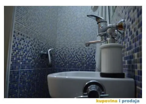 Izdajem stan na dan u centru Zemuna - 3/15