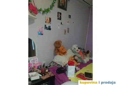 Izdajem stan za devojku/tražim cimerku - 4/13