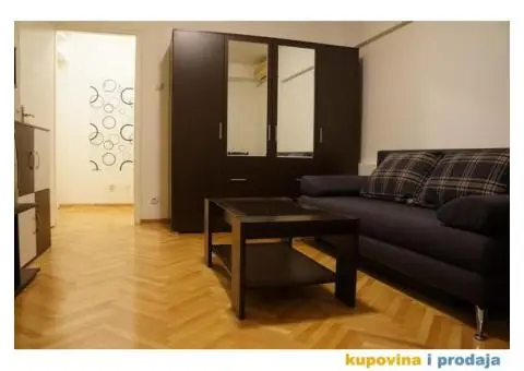 Studentski Trg-Centar-V L A S N I K - 1/15