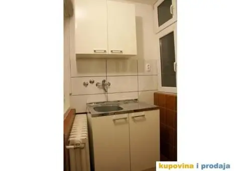 Studentski Trg-Centar-V L A S N I K - 10/15