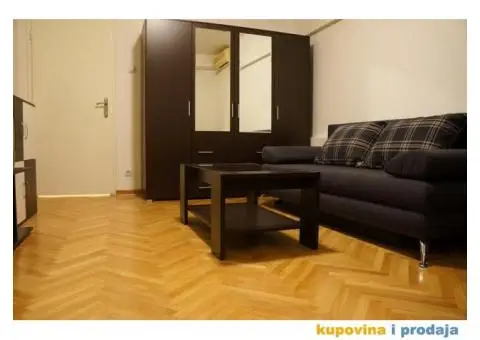 Studentski Trg-Centar-V L A S N I K - 15/15