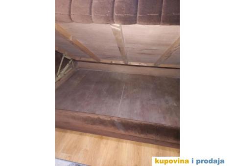 Francuski lezaj, tabure i nocni ormarici - 1/5