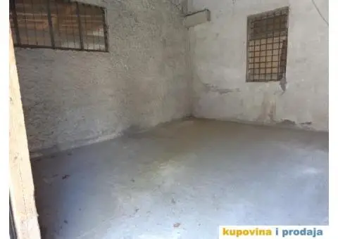 IZDAVANJE VIŠE MAGACINA(4) 80 m2 i hladnjača +- 78m3i predkomorni prostor 24m2 350e - 4/15