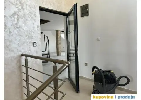 Izdajem kancelarijski prostor Borča - 1/6