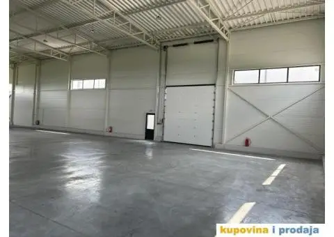 Na izdavanje dve hale u Ovči - 1/3