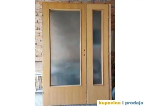 Drvena dvokrilna vrata