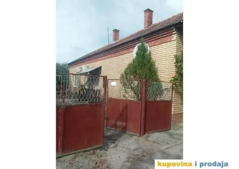 Porodicna kuca sa placem - 1/8