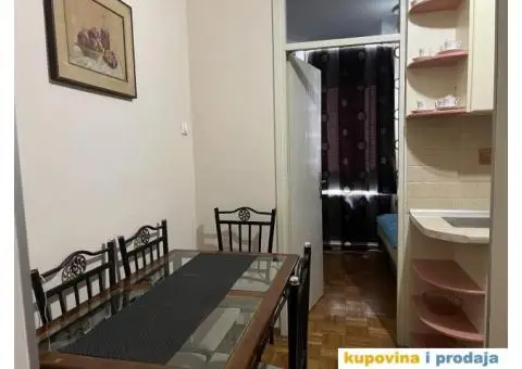 Izdajem stan kod Arene - 3/9