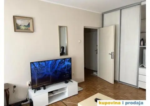 Izdajem stan kod Arene - 6/9