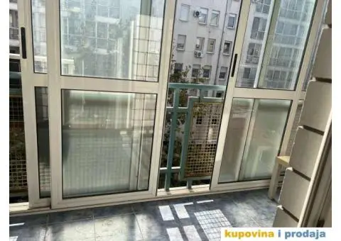 Izdajem stan kod Arene - 8/9